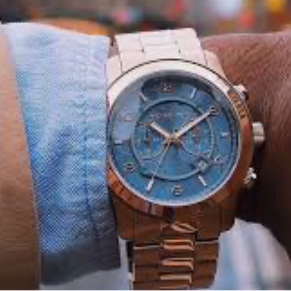 Michael Kors NWT and box watch Hunger stop special edition rose gold - Picture 6 of 6